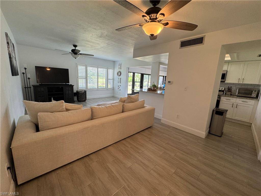 Fort Myers, FL 33907,5665 Trailwinds DR #616