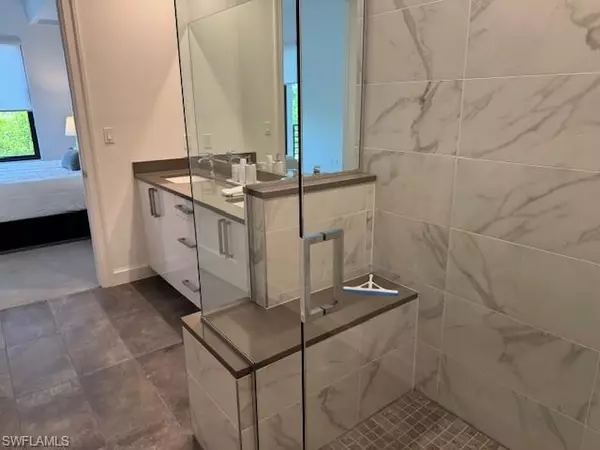 Naples, FL 34102,1125 Central Avenue #461