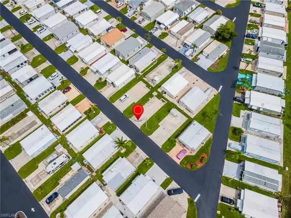 North Fort Myers, FL 33903,40 La Fonda LN