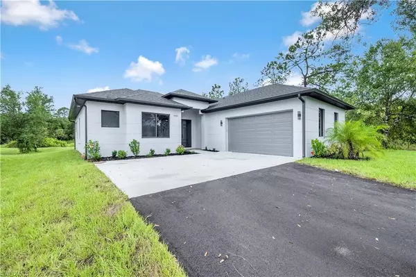 2562 60th Ave NE, Naples, FL 34120