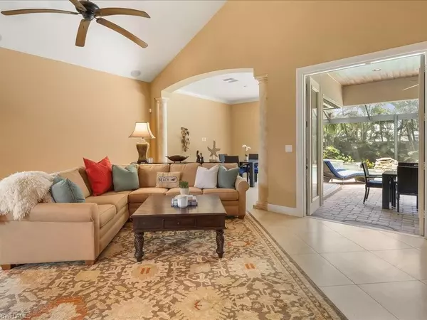 Naples, FL 34108,559 93RD AVE N