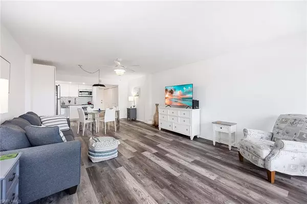 Naples, FL 34108,1 Bluebill AVE #411