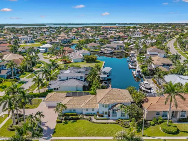 190 Geranium CT, Marco Island, FL 34145