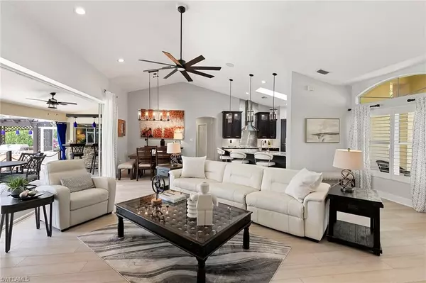 Naples, FL 34104,2322 River Reach DR