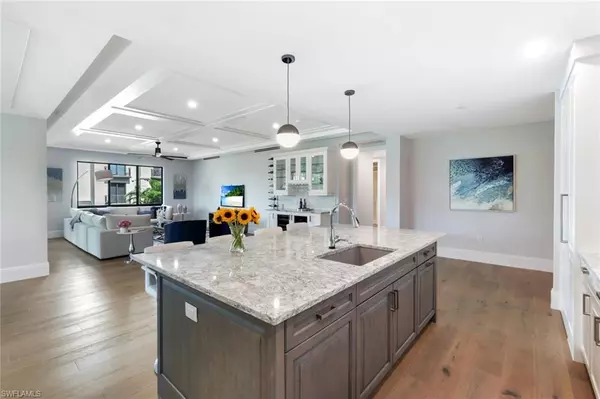 Naples, FL 34102,1130 3rd AVE S #207