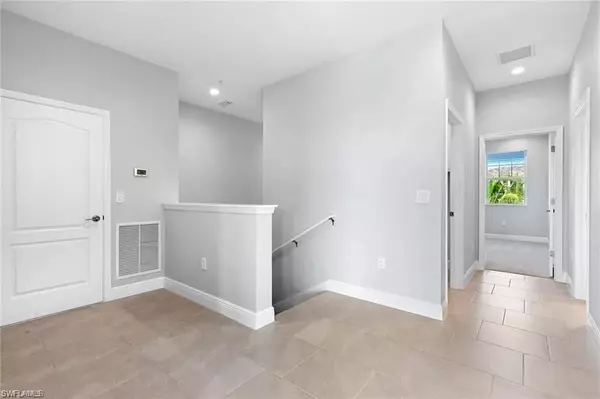 Naples, FL 34120,2318 Sawyers Hill RD #105