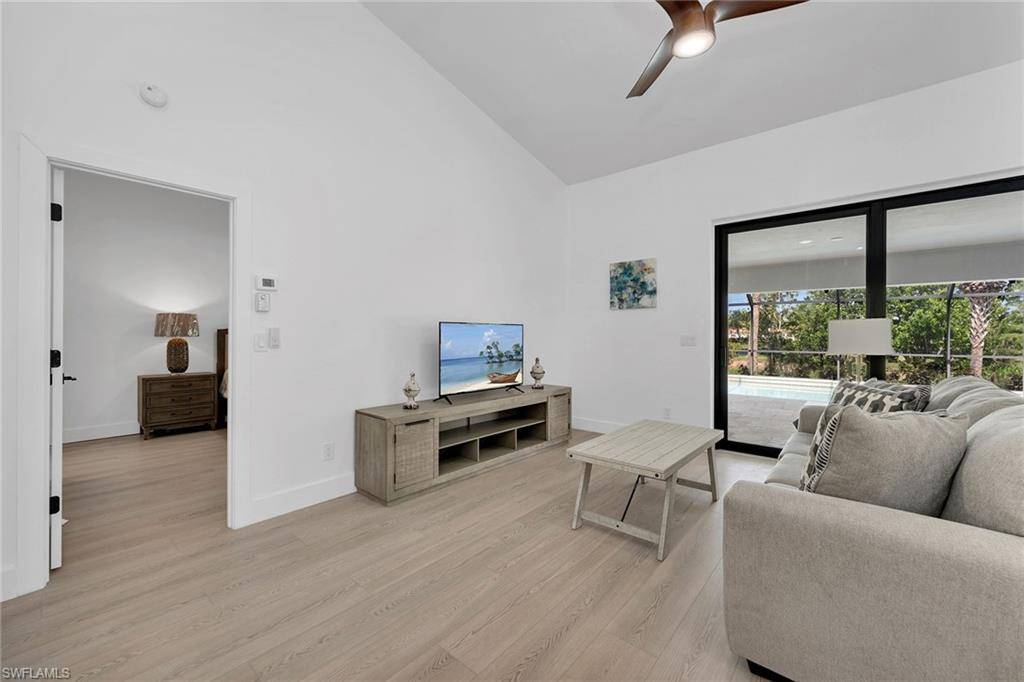 Naples, FL 34104,221 Saint James WAY