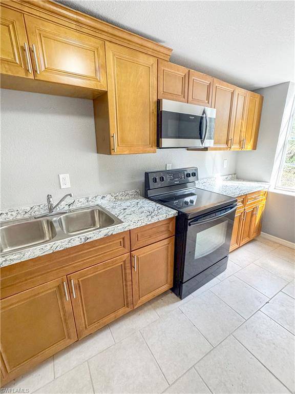Bokeelia, FL 33922,15206 Stringfellow RD #4
