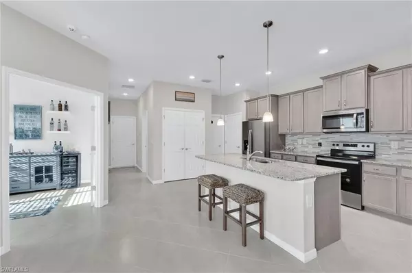 Fort Myers, FL 33919,1163 S Town And River DR
