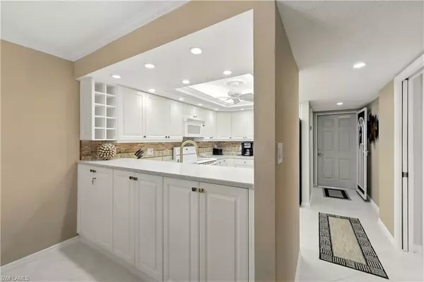 Bonita Springs, FL 34134,26000 Hickory BLVD #204