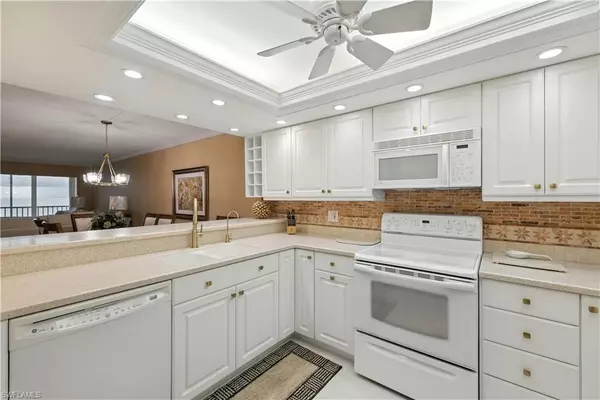 Bonita Springs, FL 34134,26000 Hickory BLVD #204