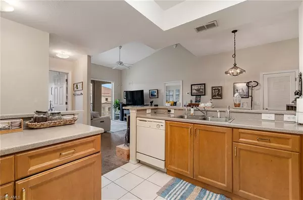 Fort Myers, FL 33919,9025 Colby DR #2120