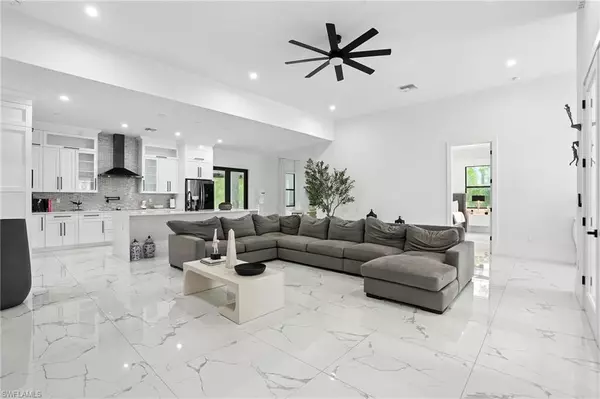 Naples, FL 34117,727 12th ST SE
