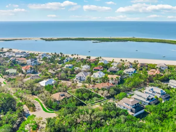 Marco Island, FL 34145,950 Sea Oats CT