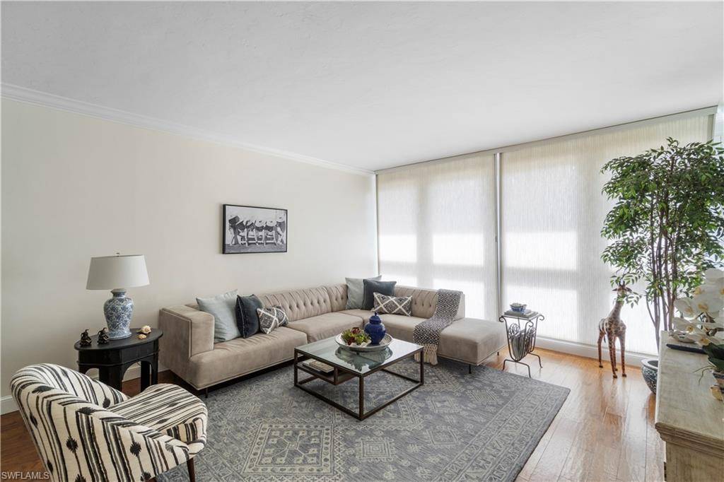 Naples, FL 34103,4031 Gulf Shore BLVD N #25