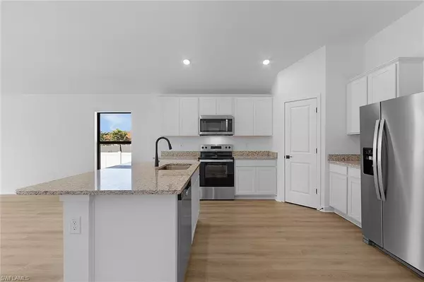 Fort Myers, FL 33913,813 Rue LaBeau CIR