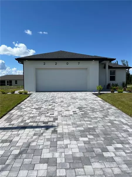 2207 NW 25th LN, Cape Coral, FL 33993