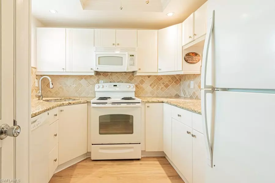 325 Charlemagne BLVD #C107, Naples, FL 34112