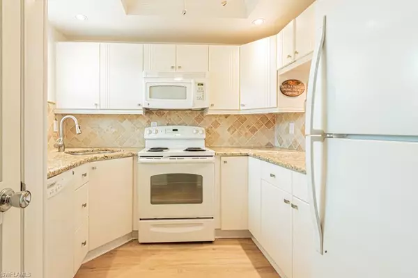 325 Charlemagne BLVD #C107, Naples, FL 34112