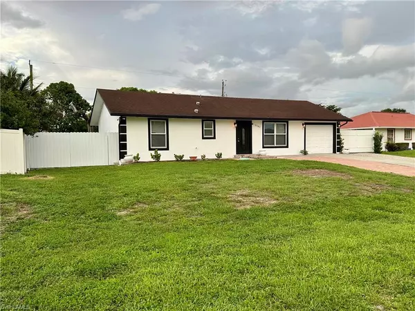 Naples, FL 34116,5383 25th AVE SW
