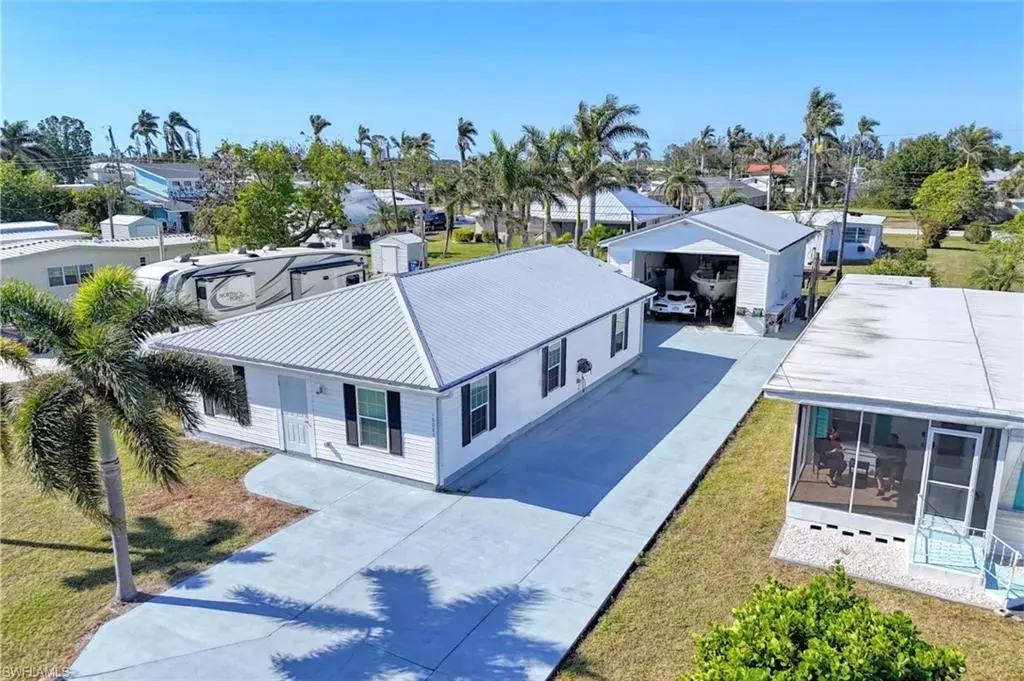 Fort Myers, FL 33908,16080 Siesta DR