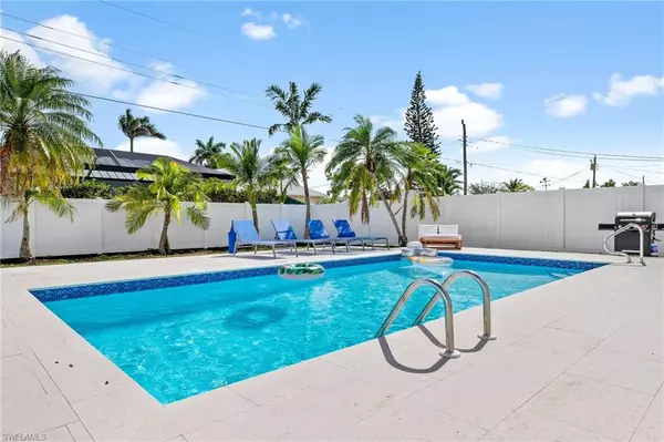 Naples, FL 34108,664 102nd AVE N