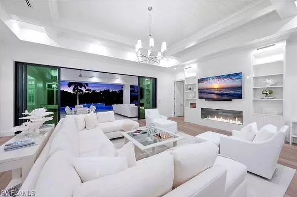 6285 Highcroft DR, Naples, FL 34119