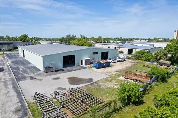 2130 Andrea LN, Fort Myers, FL 33912