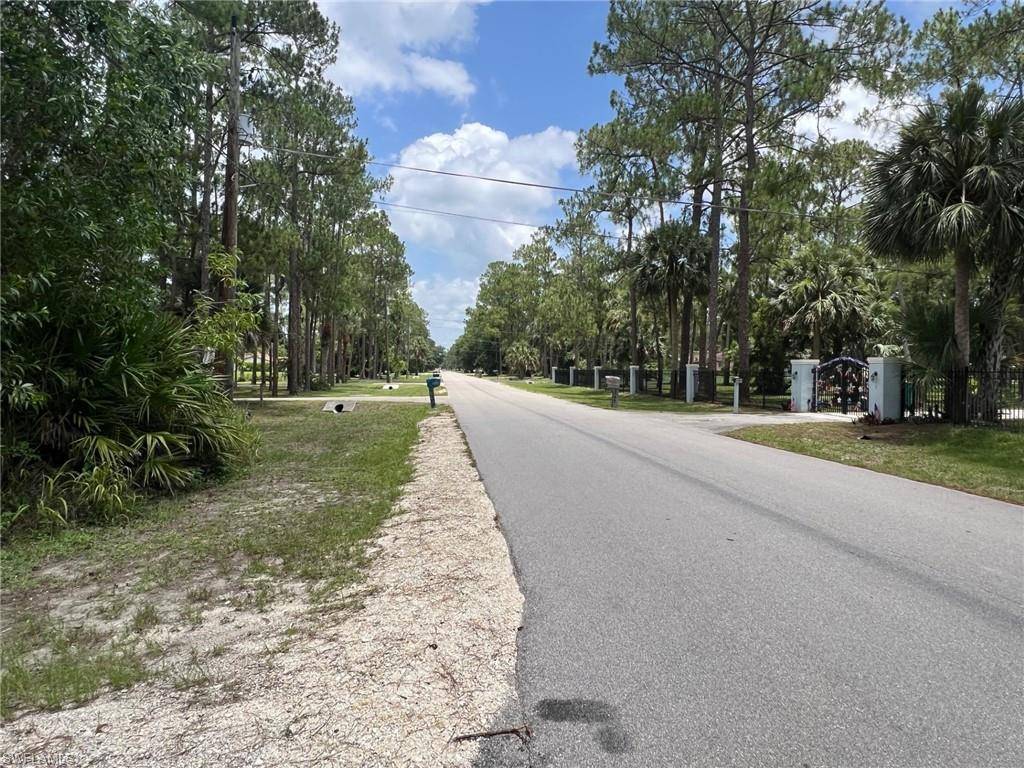 3825 13th AVE SW, Naples, FL 34117