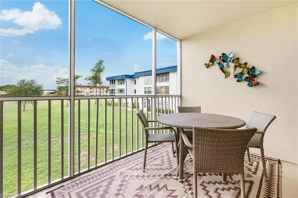 1724 Pine Valley DR #213, Fort Myers, FL 33907