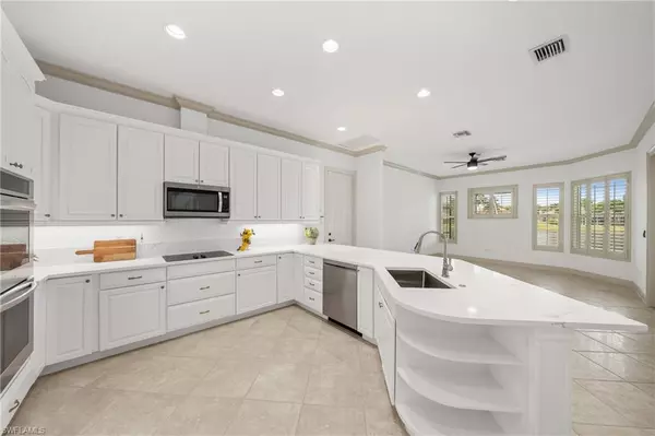 Naples, FL 34109,4009 Treadwater CT