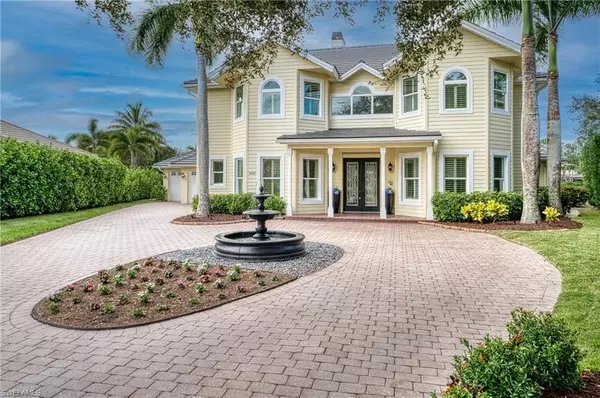 4009 Treadwater CT, Naples, FL 34109