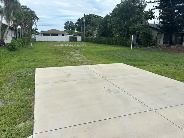 Naples, FL 34108,614 109th AVE N