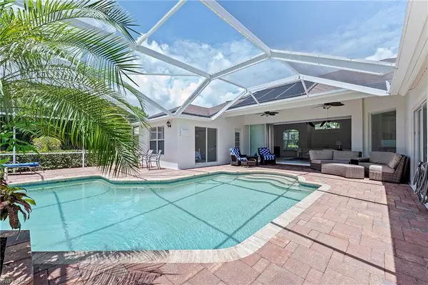 2050 Terrazzo LN, Naples, FL 34104