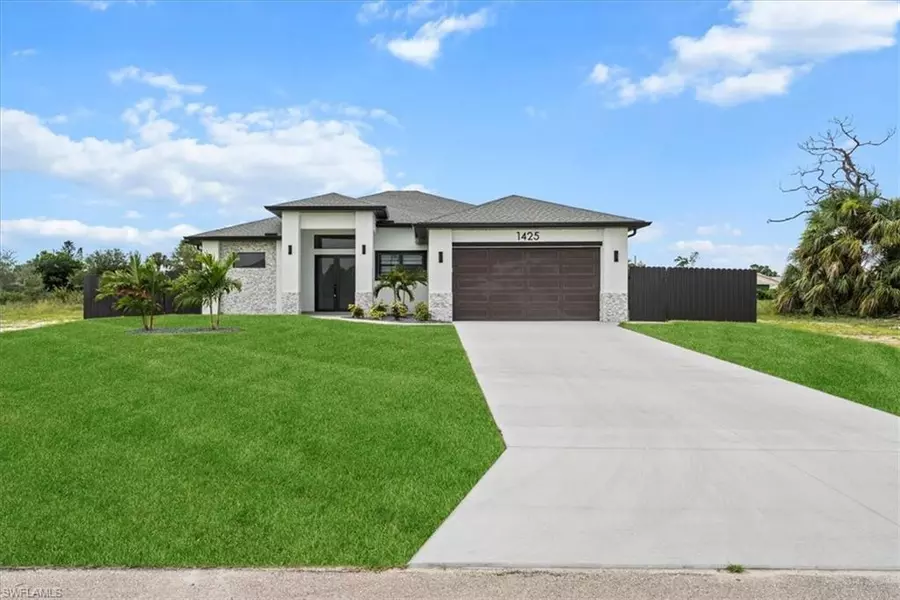 1425 SW 11th CT, Cape Coral, FL 33991