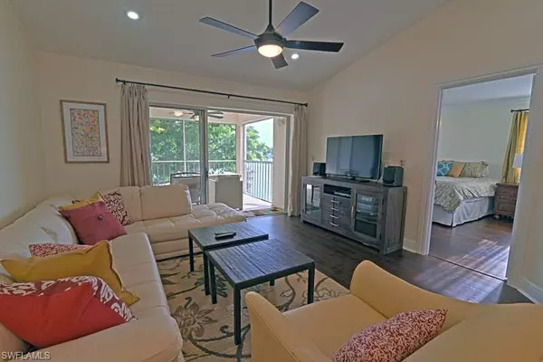 Naples, FL 34109,7778 Emerald CIR #204