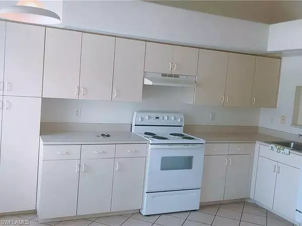 Cape Coral, FL 33914,912 Cape Coral PKWY W