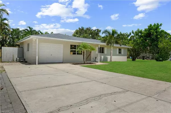 17313 Lee RD, Fort Myers, FL 33967