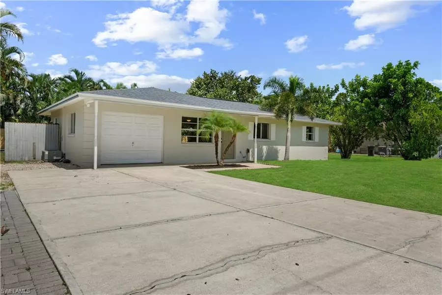 17313 Lee RD, Fort Myers, FL 33967