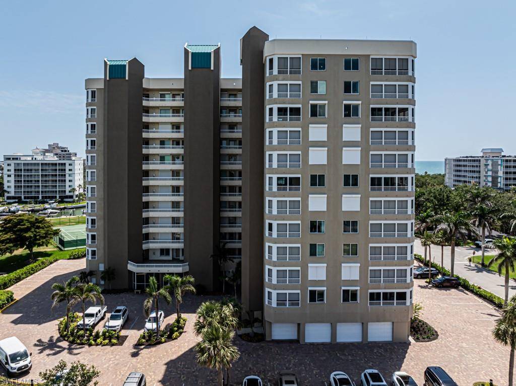 25 Bluebill AVE #1002, Naples, FL 34108