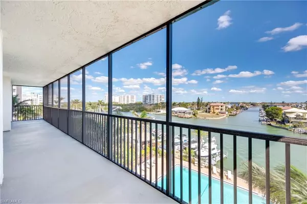 Naples, FL 34108,11030 Gulf Shore DR #401