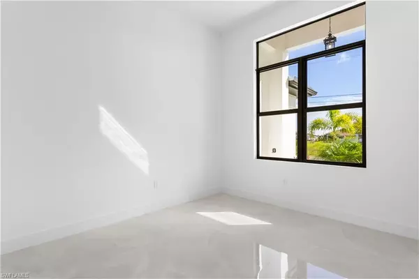 Cape Coral, FL 33991,114 SW 36th PL