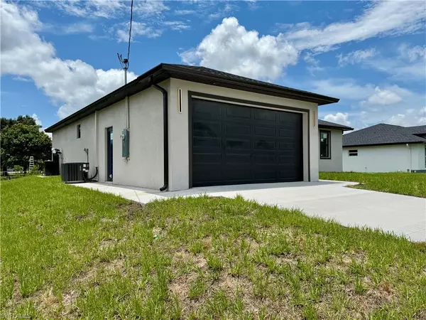 Lehigh Acres, FL 33976,3311 5th ST SW