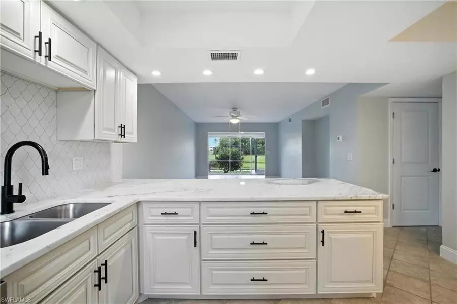 16001 Dublin CIR #103, Fort Myers, FL 33908