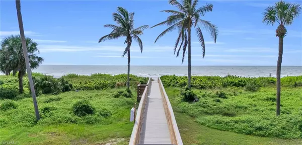 Sanibel, FL 33957,1401 Middle Gulf DR #302L