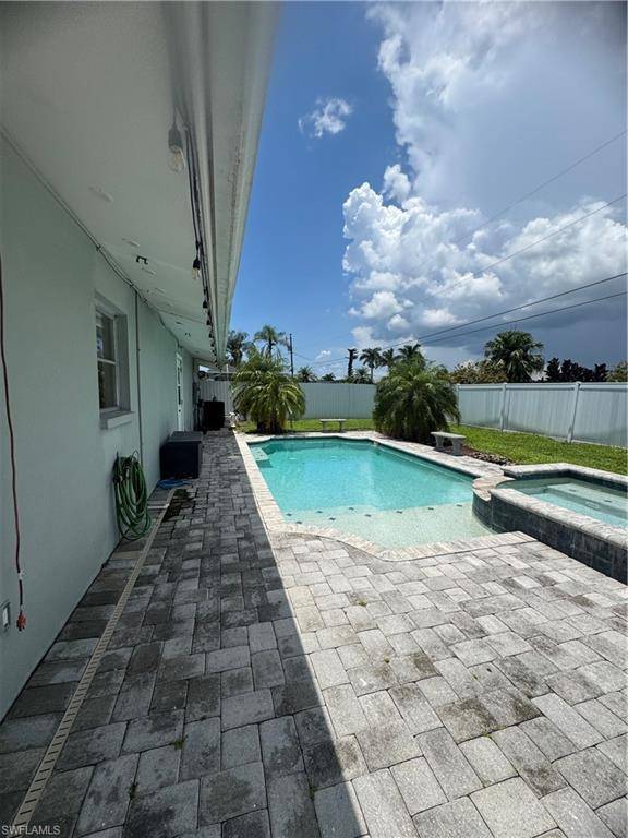 309 SE 43rd LN, Cape Coral, FL 33904