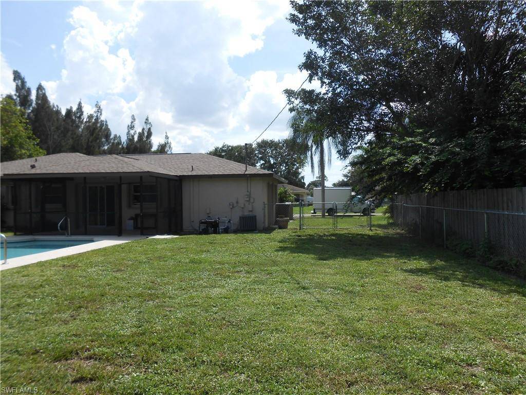 Lehigh Acres, FL 33936,524 Glendale AVE