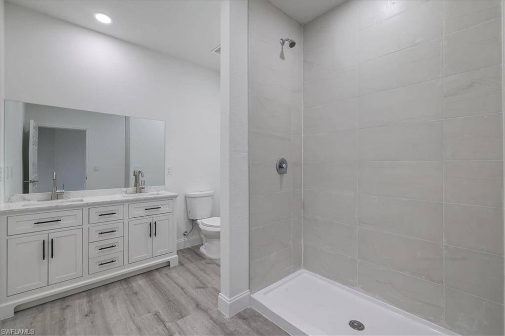 Cape Coral, FL 33909,923 NE 16th TER
