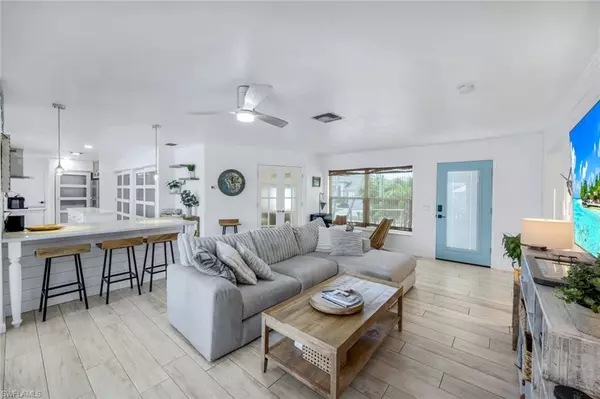 Marco Island, FL 34145,1048 Cottonwood CT