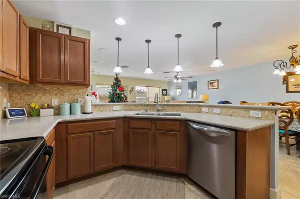 North Fort Myers, FL 33917,15120 Piping Plover CT #102